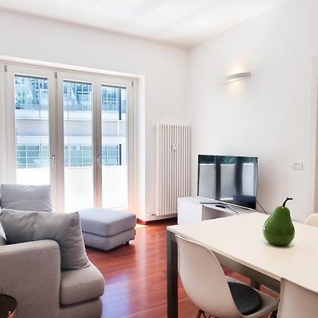 Appartamento Joivy Superb Flat, 2 Balconies & Skyscrapers View Milano Esterno foto