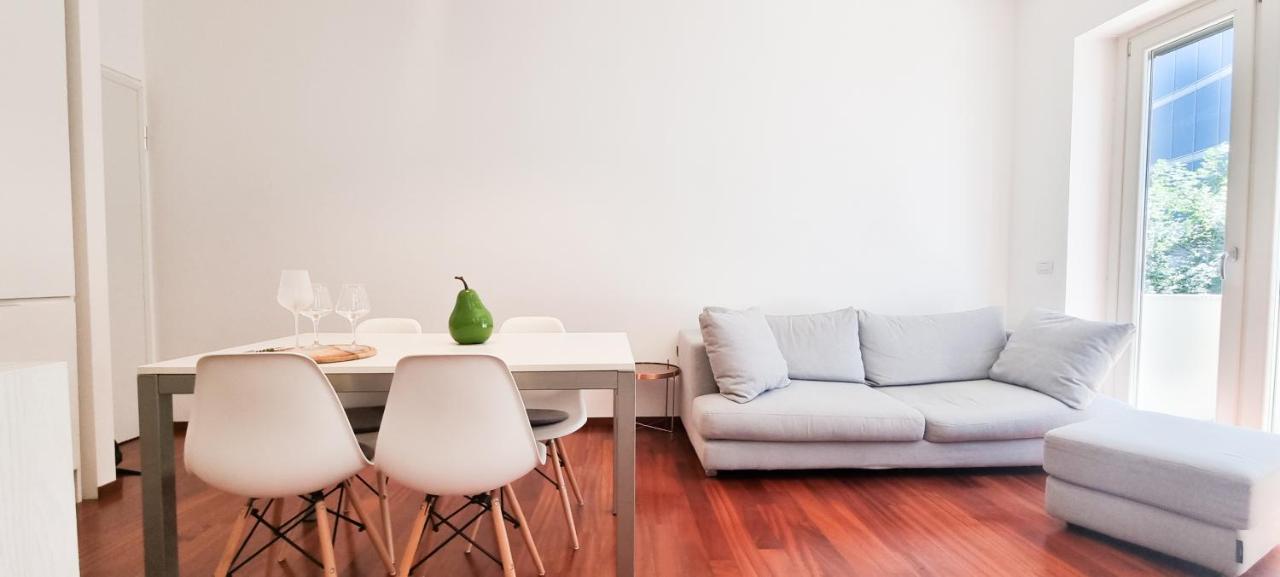 Appartamento Joivy Superb Flat, 2 Balconies & Skyscrapers View Milano Esterno foto