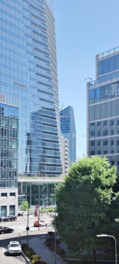 Appartamento Joivy Superb Flat, 2 Balconies & Skyscrapers View Milano Esterno foto